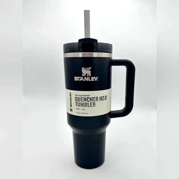 Stanley Quencher H2.0 FlowState 40 oz Black Glow New in Box - Picture 6 of 9